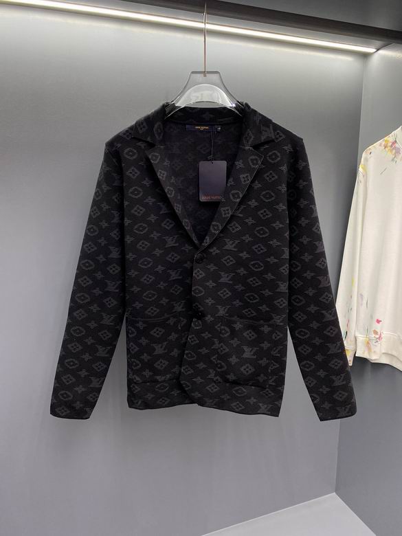 LV Sweater-009